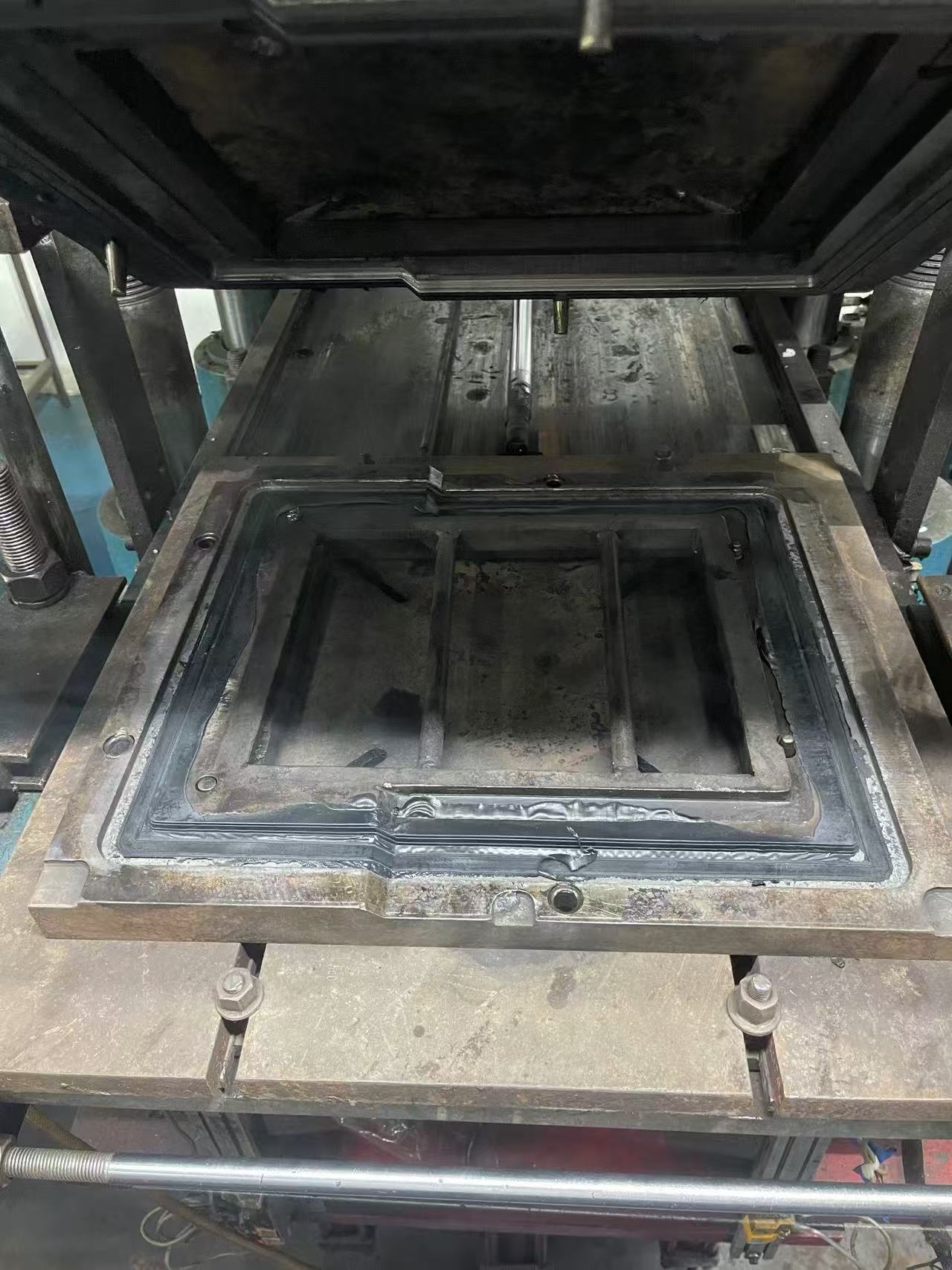 Estamos produciendo el anillo de sello de goma