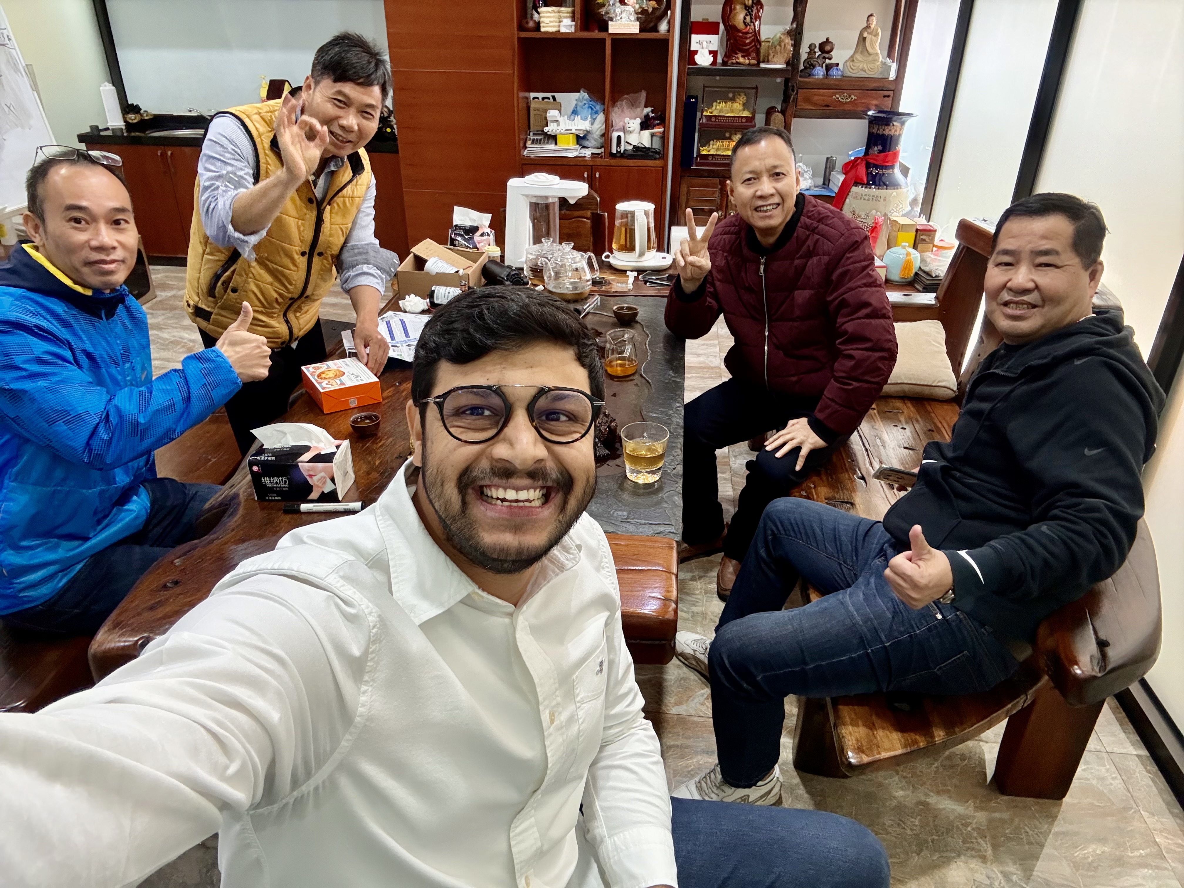 Somos bienvenidos a nuestro cliente indio en el día de Navidad.