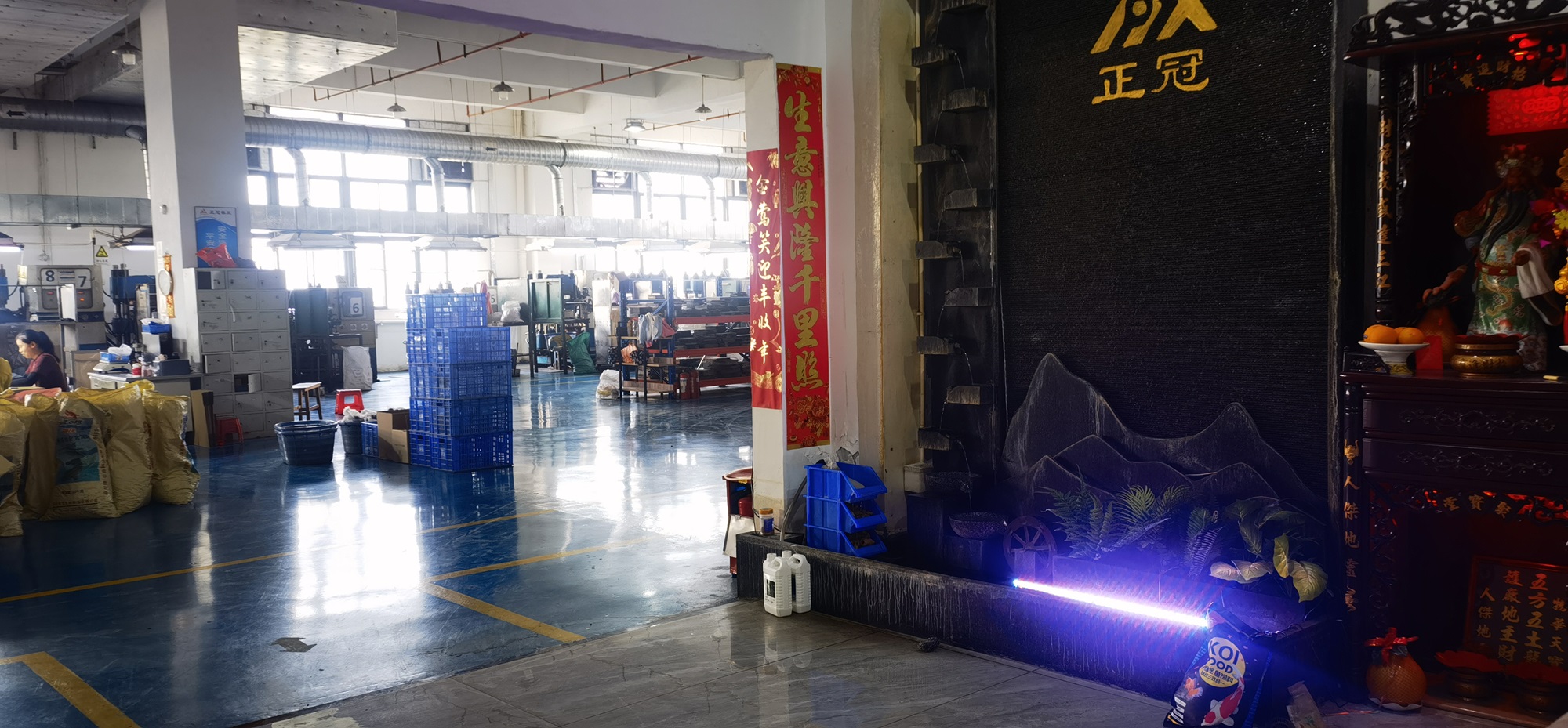 Crafting Precision: A Day in the Life of a Zhengguan Rubber & Silicone Manufacturing Hub