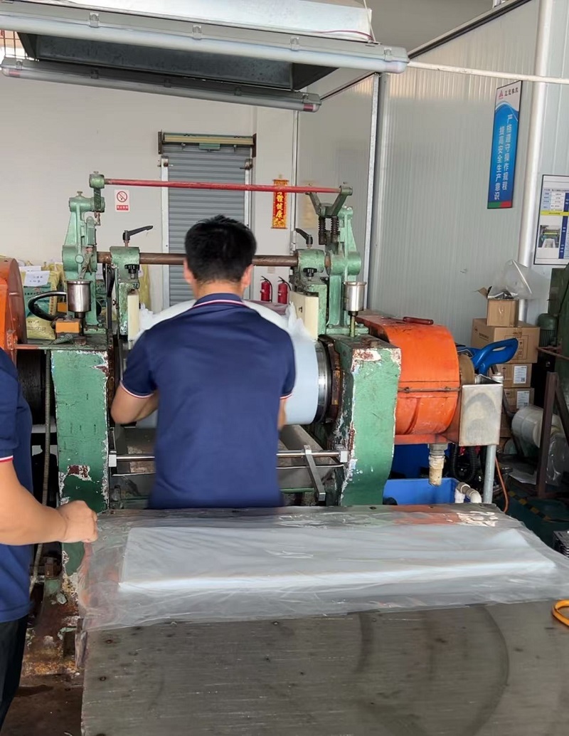 Compuesto de caucho de silicona en la fábrica de caucho ZHENGGUAN